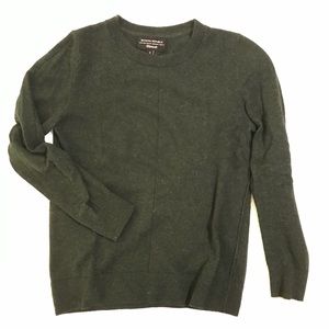 Hunter green Banana Republic sweater